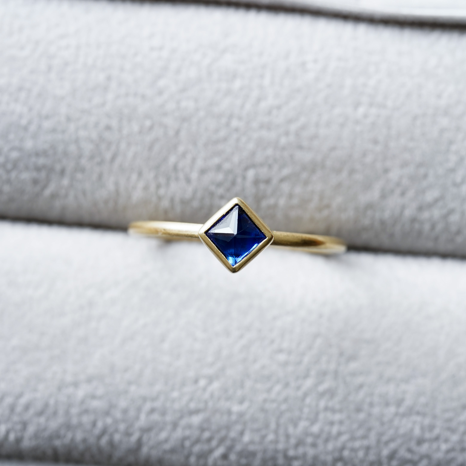 Small Pyramid Blue Sapphire Ring (Gabriella Kiss) - SOURCE objects